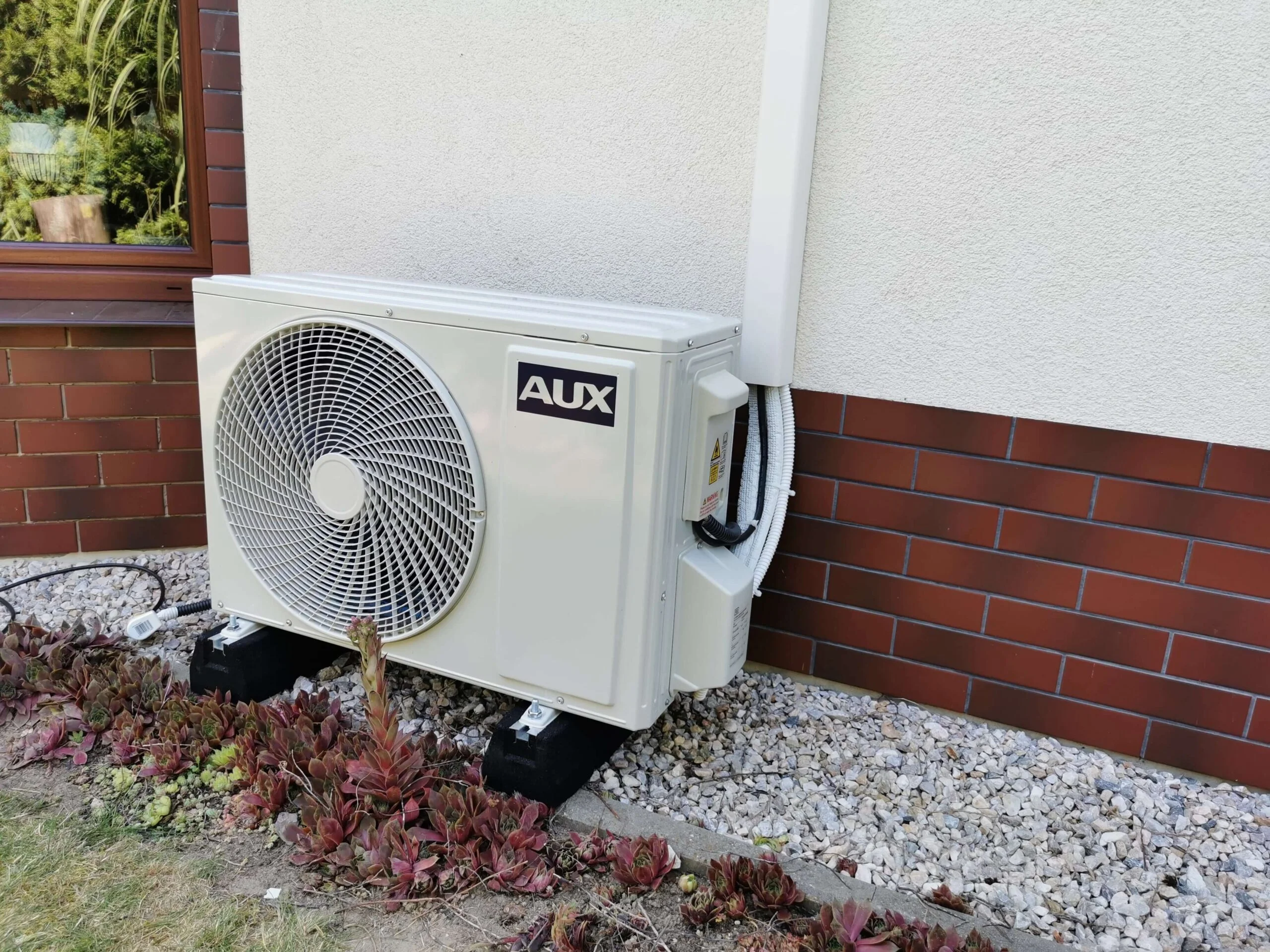 Klimatyzator ścienny AUX Q-SMART PLUS 5,4kW montaż Klimatyzator ścienny AUX Q-SMART PLUS 5,4kW montaż